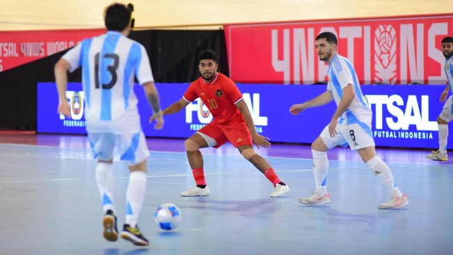 Pelatih timnas futsal Argentina Matias Lucuix mengungkapkan curahan hati setelah anak asuhnya menang 4-2 atas Indonesia.