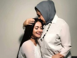 Denada Emosional Ungkap Cerita 2 Hari Sebelum Emilia Contessa Meninggal