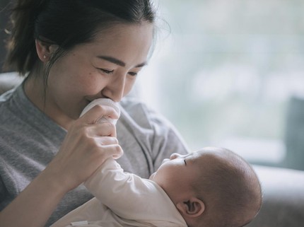 Tengah Berjuang Mengurus Anak setelah Melahirkan, Aku Stres Dituntut untuk Jadi Ibu Sempurna