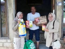 Tinjau Banjir di Kalsel, Legislator Gerindra Beri Bantuan Bahan Pokok