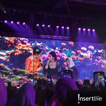 Kejutan Hangat yang Bikin Hati Penuh di Konser 'Bingah' Yura Yunita