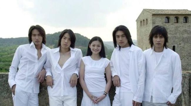 Lirik Lagu Qing Fei De Yi (OST Meteor Garden) - Harlem Yu