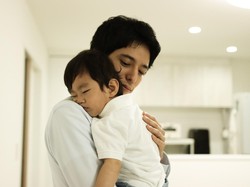 Video: Perut Kembung atau Tumor? Mom Wajib Tahu Tanda Bahaya Ini!