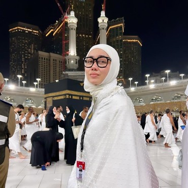 Berlinang Air Mata Ceritakan Proses Berhijab, Selfi Nafilah: Saya Ini Pelaku Maksiat