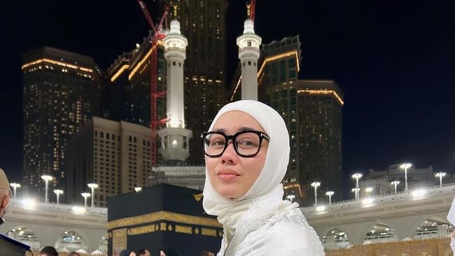 Berlinang Air Mata Ceritakan Proses Berhijab, Selfi Nafilah: Saya Ini Pelaku Maksiat