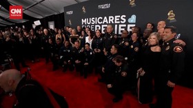 VIDEO: Momen Pemadam Kebakaran LA Disambut Tepuk Tangan di Grammy