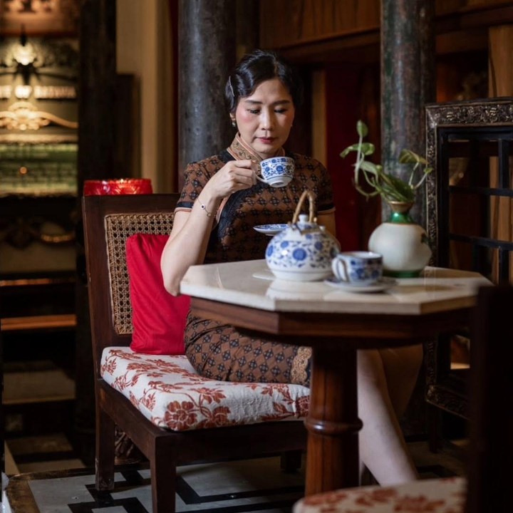 <p>Mantan istri Basuki Tjaja Purnama (Ahok), Veronica Tan, resmi dilantik sebagai Wakil Menteri Pemberdayaan Perempuan dan Perlindungan Anak (PPPA) periode 2024-2029. Melihat dari laman Instagram-nya, Veronica sudah mulai disibukkan dengan berbagai kegiatan kementerian. (Foto: Instagram: @veronicatan_official)</p>