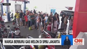 VIDEO: Warga Berburu Gas Melon di SPBU Jakarta