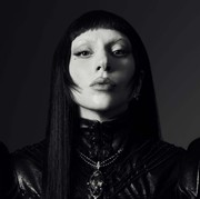 5 Makeup dan Gaya Rambut Hits di Karpet Merah Grammy Awards 2025, Tampilan Old Hollywood sampai Gothic