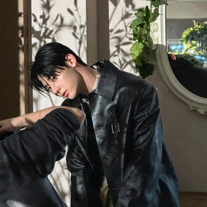 <p>Drama terbaru <em>Study Group</em> belakangan ini sukses menarik banyak penonton. Tak hanya itu, Hwang Min Hyun yang menjadi pemeran utama drama tersebut pun ikut menyita perhatian publik. (Foto: Instagram@optimushwang)</p>