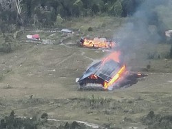 Video: Dipicu Perselingkuhan, Komplotan KKB Serang Warga-Bakar Bangunan