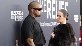 Kanye West Anggap Aksinya dan Bianca Censori di Grammy sebagai Seni