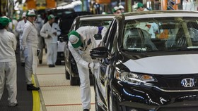 Trump Tunda Tarif Impor Kanada-Meksiko, Produsen Mobil Lega Sementara