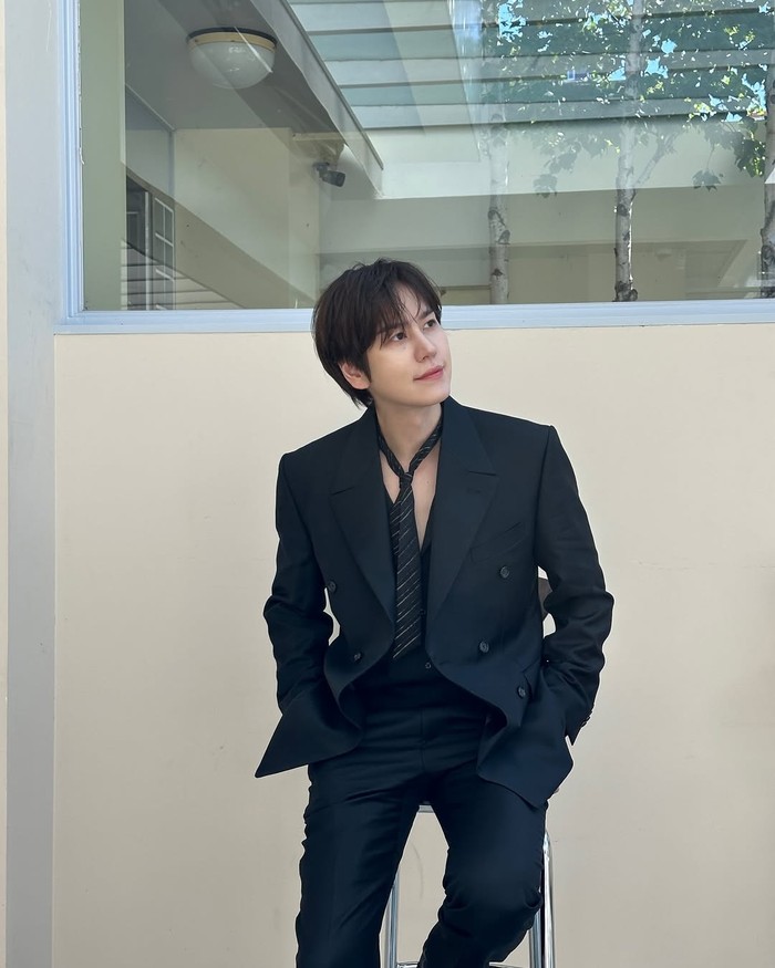 Mimpi Kyu Hyun sebagai penyanyi juga pernah ditentang oleh orangtuanya yang memiliki latar belakang pendidik dan akhirnya direstui setelah sang idol berhasil masuk Universitas Kyunghee./ Foto: instagram.com./ Foto: instagram.com/kyuhyun_official