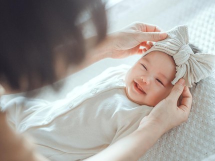 Benarkah Selera Humor Bayi Mulai Terbentuk Sejak Usia 1 Bulan?