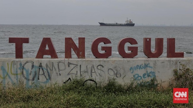 Tanggul Laut Jakarta Sudah Berdiri 14,75 KM, Lanjut Tahap 7 Pembangunan tanggul laut di perairan utara DKI Jakarta yang masuk program Pembangunan Terpadu Pesisir Ibukota Negara (PTPIN) sudah mencapai 14,75 kilometer.