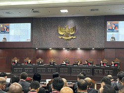 MK Kabulkan Penarikan Gugatan Imam-Ririn, Sengketa Pilkada Depok Disetop