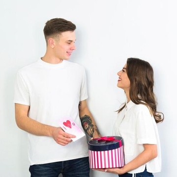 6 Tradisi Unik Rayakan Hari Valentine dari Berbagai Negara