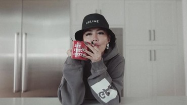 img-title Potret Agnez Mo Datangi Kementerian Hukum Pertama Kali Bahas Kasus Hak Cipta