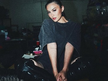 Lirik Lagu Bilang Saja - Agnez Mo