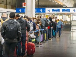 Bandara Madrid Kacau, Kewalahan Tangani Lonjakan Wisatawan