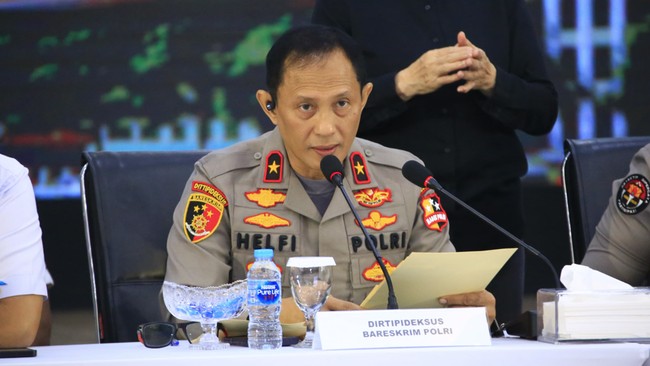 Beras Oplosan, Satgas Pangan Perintahkan Produsen Turunkan Harga Satgas Pangan Polri memerintahkan produsen beras oplosan menurunkan harga beras yang mereka jual sesuai kualitas.