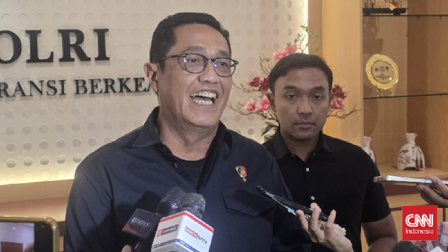 Usai gelar perkara, Bareskrim menetapkan kasus dugaan ijazah palsu Jokowi yang dilaporkan Ketua T PUA Eggi Sudjana tidak ada unsur pidana.