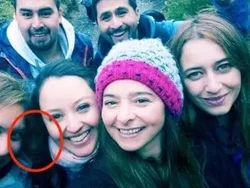 Perhatikan, Ada Penampakan di Foto Ini Bikin Merinding