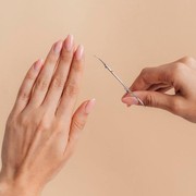 Tidak Perlu ke Salon, Lakukan Cara Ini untuk Mengatasi Kuku yang Patah