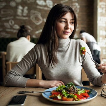 Intip Hubungannya, Ini Rahasia Koneksi Makanan Sehat dan Mood Bahagia