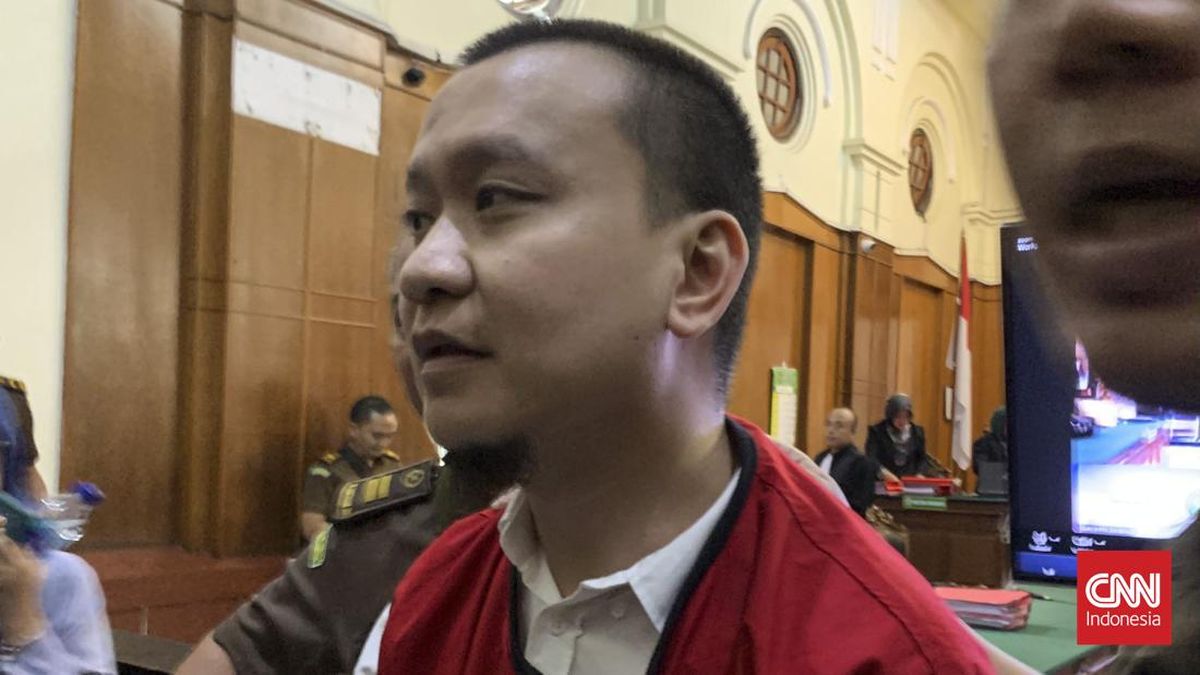 Sidang Perdana Ivan Paksa Siswa Gonggong: Tahan Tangis, Ajukan Eksepsi