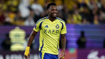 Tinggal di Bahrain, Striker Baru Al Nassr Bolak-balik Pakai Helikopter