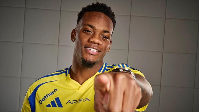 Berita Palsu Al Nassr memberikan reaksi terkait berita striker baru mereka, Jhon Duran, yang tinggal di Bahrain karena terbentur peraturan di Arab Saudi.