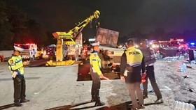 Truk Rem Blong Diduga Penyebab Kecelakaan di Gerbang Tol Ciawi