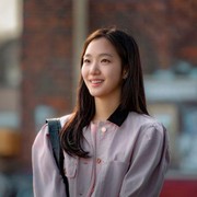 Jadi Sahabat hingga 'Rival', Simak Potret Kim Go Eun dan Park Ji Hyun untuk Drakor You and Everything Else