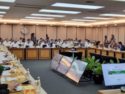 Legislator Cecar Pigai: Setelah 105 Hari, Tak Tampak Sedikit Pun Bapak Kerja