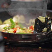 Hati-Hati! Ini 6 Kesalahan Memasak yang Bisa Bikin Makanan Jadi Berbahaya Menurut Para Ahli