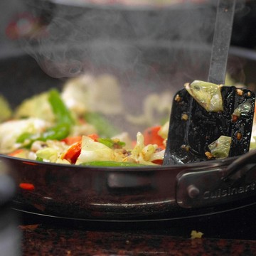 img-title Hati-Hati! Ini 6 Kesalahan Memasak yang Bisa Bikin Makanan Jadi Berbahaya Menurut Para Ahli