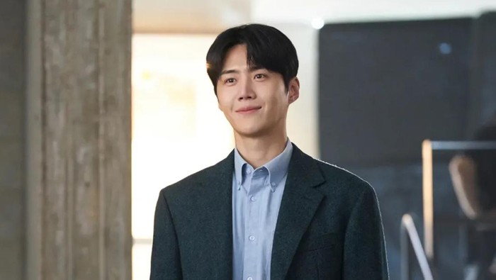 Segera Tayang, Intip Potret Tampan Kim Seon Ho di Drakor Netflix Baru