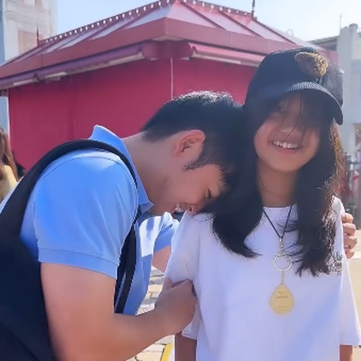 <p>"Kalau melihat foto lama anak masih mesra dan lengket banget, kangen juga enggak?" ungkap Nicky pada salah satu unggahannya. (Foto: Instagram: @nickytirta)</p>