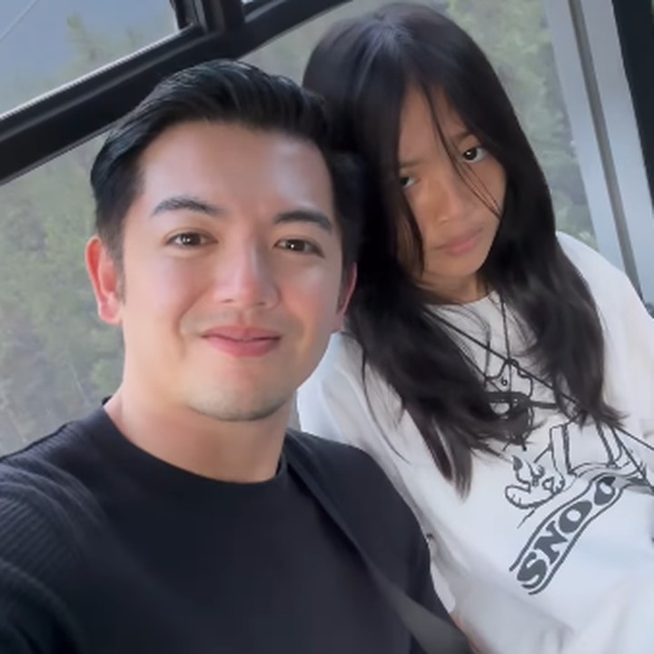 <p>Dari pernikahannya dengan Liza Elly Purnamasari, Nicky Tirta dikaruniai seorang putri cantik. Gadis yang kini sudah beranjak besar itu bernama Naara Ellyna Tirta. (Foto: Instagram: @nickytirta)</p>
