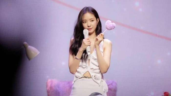 Tampilkan Mode 'Idol', Pesona Son Na Eun di Acara Fan Meeting 'Better Sonday' Sukses Menarik Perhatian!