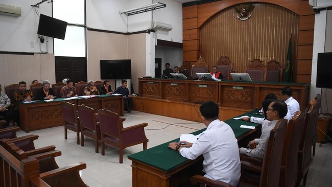 Tim hukum Hasto, Ronny Talapessy ingin kesaksian Agustiani Tio Fridelina, yang mengaku diancam Rossa diuji di sidang praperadilan.