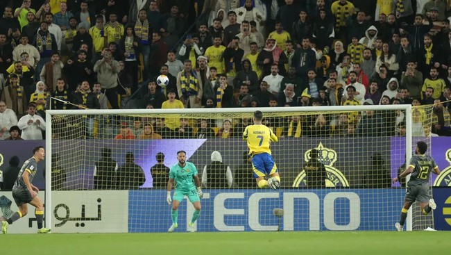 Al Nassr memberikan pujian setinggi langit pada Cristiano Ronaldo usai mencetak gol sundulan spektakuler saat melawan Al Wasl di Liga Champions Asia.