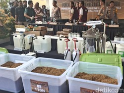 Polisi Tangkap 2 Peracik Tembakau Sintetis di Pabrik Narkoba Terbesar di Jabar