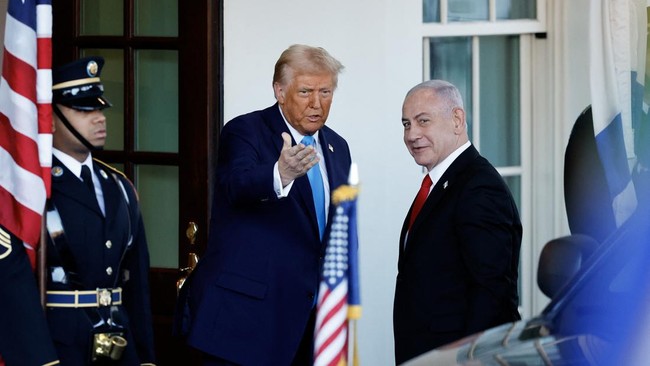 Wacana relokasi warga Palestina sampai manuver kontroversial Presiden AS Donald Trump meramaikan berita internasional selama akhir pekan.