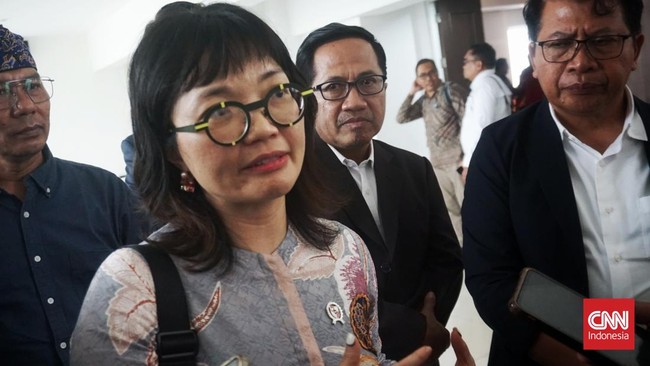 Wamendiktisaintek Stella Christie mendukung kebijakan pemberlakuan jam malam alias curfew bagi siswa nan diterapkan oleh Dinas Pendidikan Aceh.