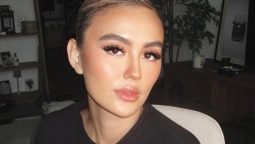 img-title Nangis Diminta Bayar Rp1,5 M ke Ari Bias, Agnez Mo Bahas Kekayaan