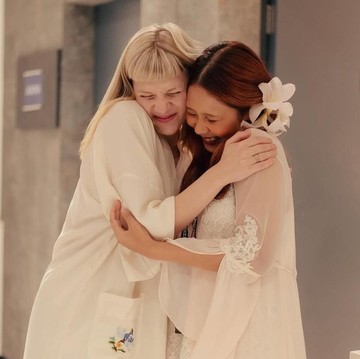 Successful Fangirl! Ini Momen Nadin Amizah dan Aurora Bertemu, Cute Bak Peri