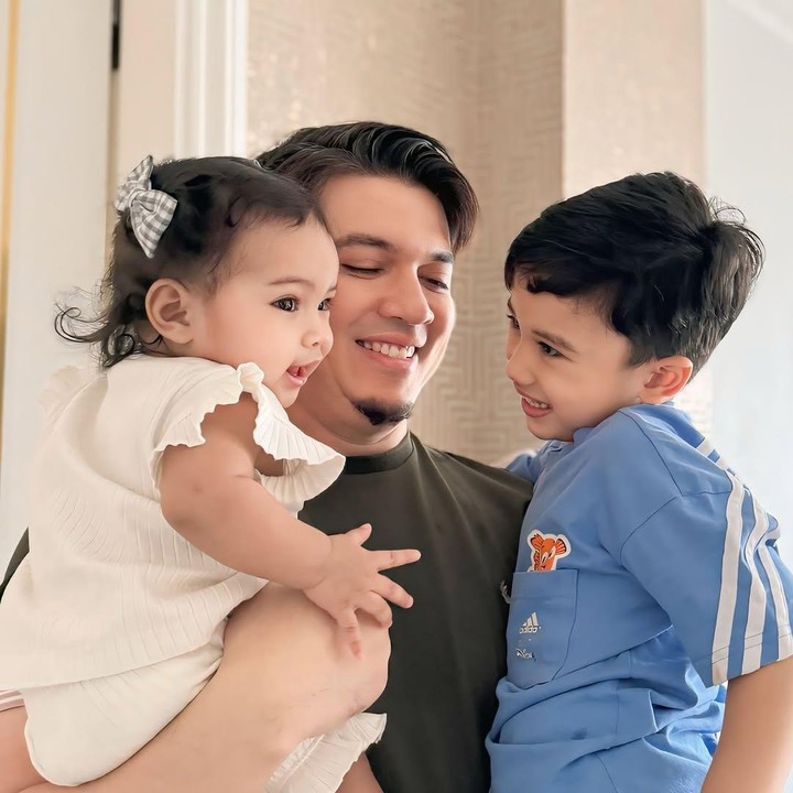 <p>"Matanya mirip banget Kak Kia, <em>MasyaAllah</em>," ujar seorang netizen. "<em>MasyaAllah</em> mirip Kak Kia waktu kecil sama Ukkasya," puji netizen lainnya. (Foto: Instagram: @zaskiasungkar15)</p>